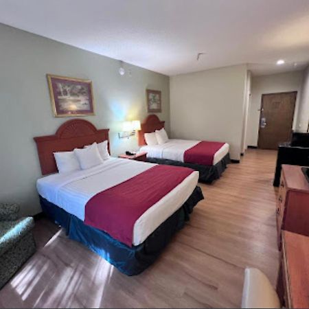 Americas Best Value Inn Wiggins Экстерьер фото