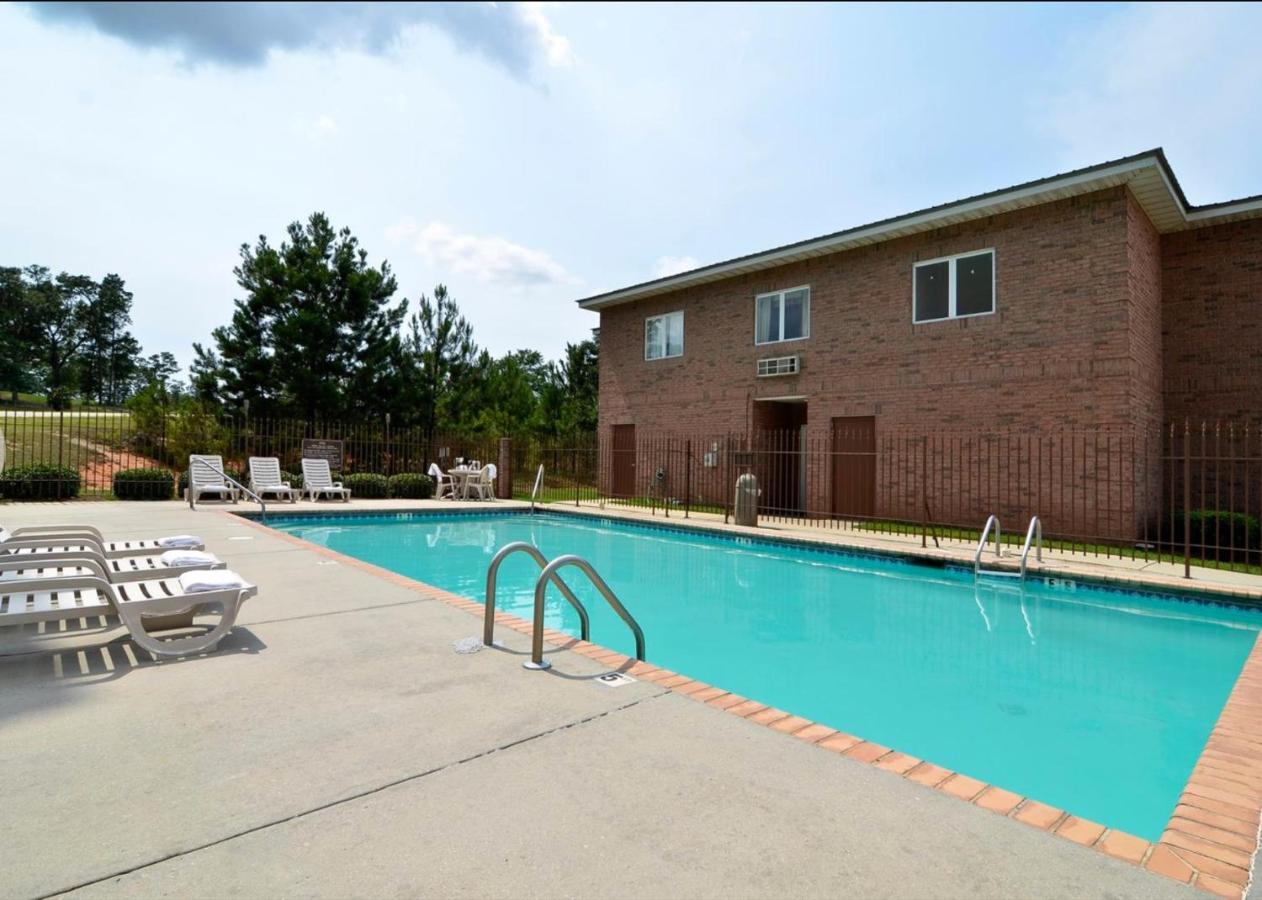 Americas Best Value Inn Wiggins Экстерьер фото